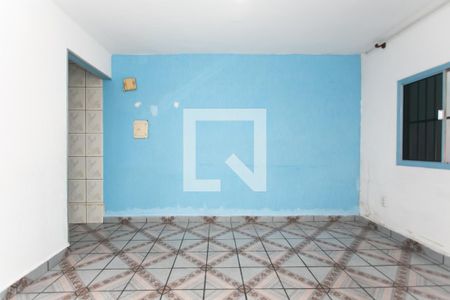 Sala de casa para alugar com 2 quartos, 120m² em Conjunto Residencial José Bonifácio, São Paulo