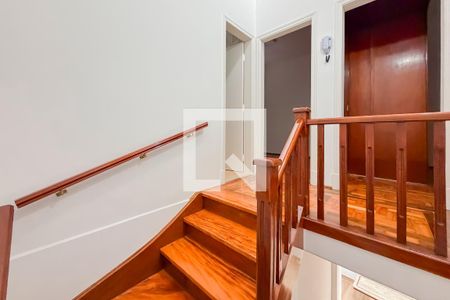 Escada de casa à venda com 4 quartos, 150m² em Jardim da Gloria, São Paulo