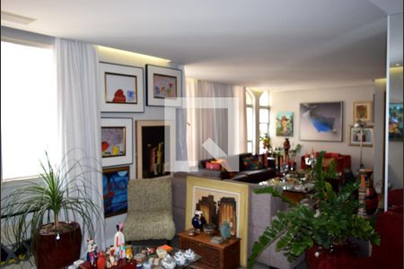 Sala de estar de apartamento à venda com 3 quartos, 160m² em Jardim Paulista, São Paulo