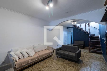 Sala de casa para alugar com 3 quartos, 250m² em Vila Carmosina, São Paulo