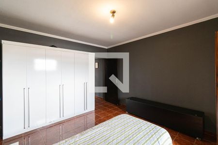 Quarto 1 de casa para alugar com 3 quartos, 250m² em Vila Carmosina, São Paulo