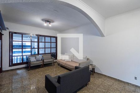 Sala de casa para alugar com 3 quartos, 250m² em Vila Carmosina, São Paulo