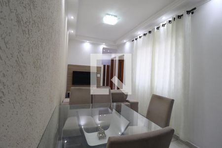 Sala de apartamento à venda com 2 quartos, 70m² em Vila Vitória, Santo André