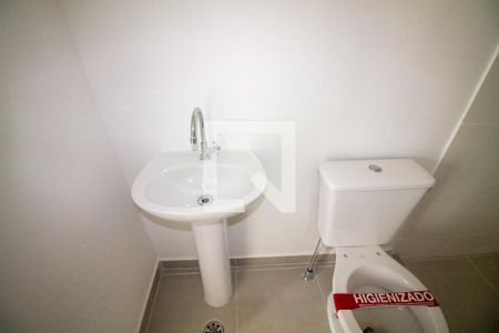 Banheiro de kitnet/studio à venda com 1 quarto, 28m² em Jardim das Acacias, São Paulo