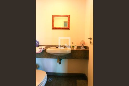 Lavabo de apartamento para alugar com 3 quartos, 123m² em Real Parque, São Paulo