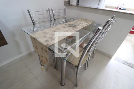 Sala de apartamento para alugar com 2 quartos, 56m² em Daniel Fonseca, Uberlândia