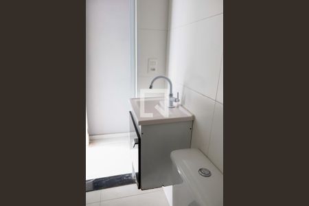 Banheiro de apartamento para alugar com 1 quarto, 35m² em Pestana, Osasco