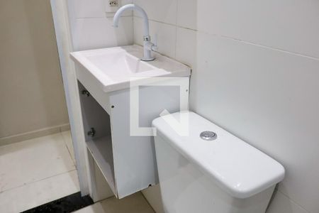 Banheiro de apartamento para alugar com 1 quarto, 35m² em Pestana, Osasco