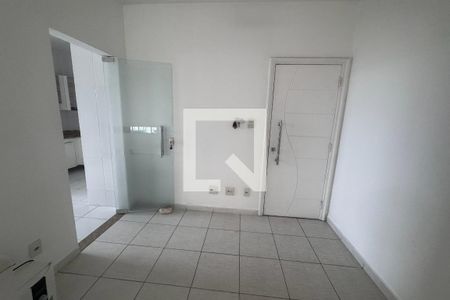 Sala de apartamento para alugar com 3 quartos, 122m² em Jardim Vinte E Cinco de Agosto, Duque de Caxias