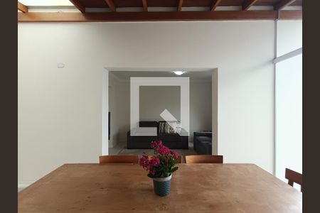 Casa à venda com 4 quartos, 160m² em Chácara Inglesa, São Paulo