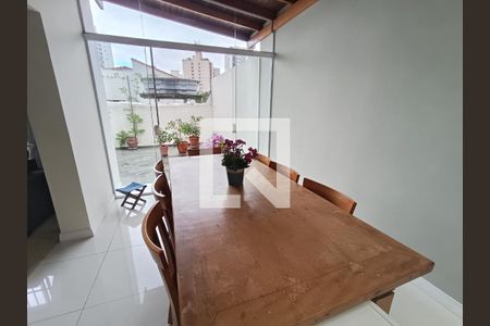 Casa à venda com 4 quartos, 160m² em Chácara Inglesa, São Paulo