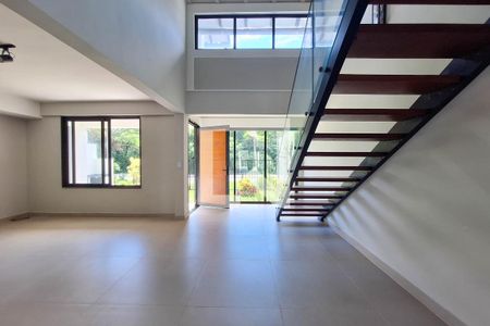 Sala de casa à venda com 7 quartos, 395m² em Camboinhas, Niterói