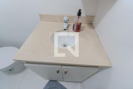 Banheiro de apartamento para alugar com 1 quarto, 28m² em Bela Vista, São Paulo
