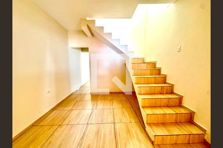 Casa para alugar com 4 quartos, 250m² em Jardim Presidente Dutra, Guarulhos