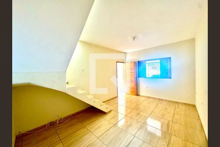 Casa para alugar com 4 quartos, 250m² em Jardim Presidente Dutra, Guarulhos