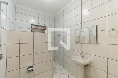 Banheiro de casa para alugar com 2 quartos, 150m² em São Rafael, São Paulo