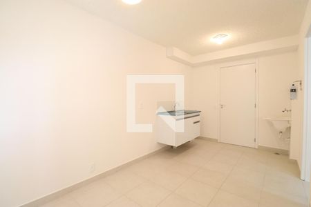 Sala/Cozinha/área de serviço  de apartamento para alugar com 1 quarto, 27m² em Parque Industrial Tomas Edson, São Paulo