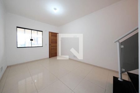 Sala de casa à venda com 3 quartos, 100m² em Jardim Eliane, São Paulo