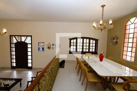 Sala de casa à venda com 3 quartos, 321m² em Barreiro, Belo Horizonte