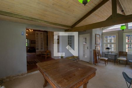 Sala de casa de condomínio para alugar com 4 quartos, 400m² em Rio Cotia, Cotia