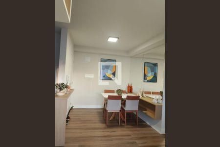 Sala de apartamento à venda com 2 quartos, 60m² em Vila Nova, Porto Alegre