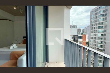 Sacada de kitnet/studio para alugar com 1 quarto, 28m² em Jardim das Bandeiras, São Paulo