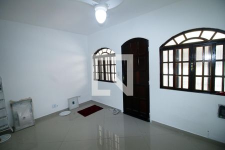 Sala de casa para alugar com 3 quartos, 100m² em Brás de Pina, Rio de Janeiro