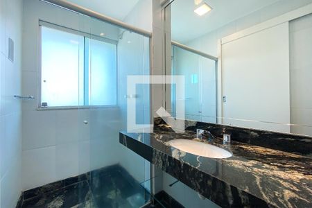 Banheiro da Suíte de kitnet/studio à venda com 1 quarto, 29m² em Buritis, Belo Horizonte