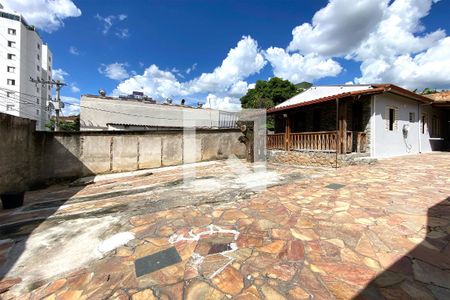 Quintal de casa para alugar com 3 quartos, 360m² em União, Belo Horizonte