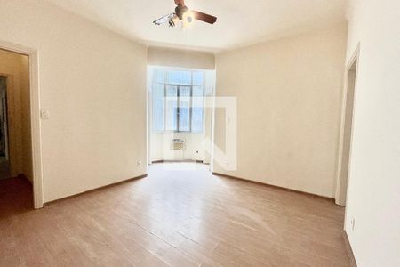 Sala  de apartamento à venda com 3 quartos, 70m² em Copacabana, Rio de Janeiro