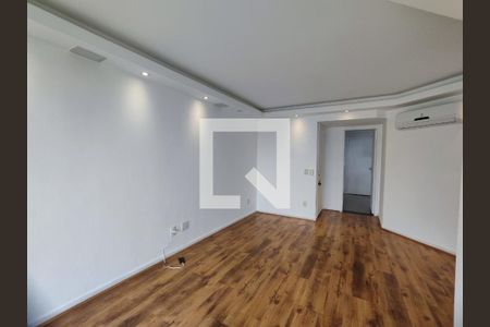 Sala de apartamento para alugar com 3 quartos, 75m² em Barra da Tijuca, Rio de Janeiro