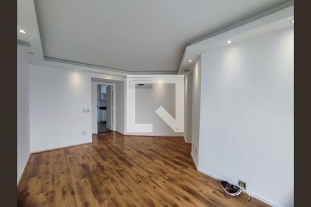 Sala de apartamento para alugar com 3 quartos, 75m² em Barra da Tijuca, Rio de Janeiro