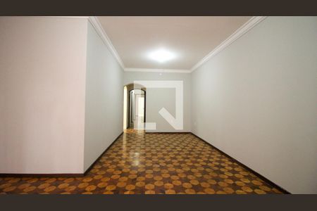 Casa para alugar com 3 quartos, 250m² em Vila Margarida, São Paulo