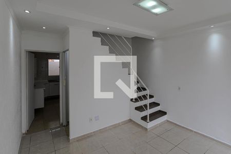Sala de casa de condomínio para alugar com 2 quartos, 60m² em Vila Nova Aparecida, Mogi das Cruzes