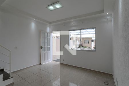 Sala de casa de condomínio para alugar com 2 quartos, 60m² em Vila Nova Aparecida, Mogi das Cruzes