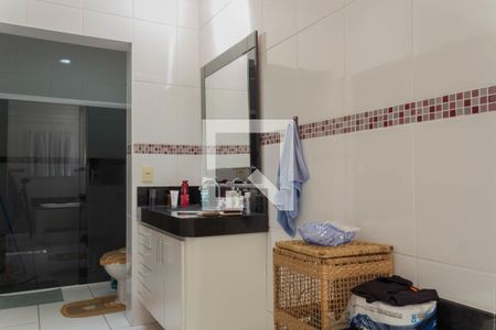 Banheiro da Suíte 1 de casa à venda com 3 quartos, 132m² em Vila Alvinopolis, São Bernardo do Campo