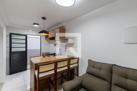 Sala e Cozinha  de apartamento para alugar com 2 quartos, 36m² em Vila Ré, São Paulo