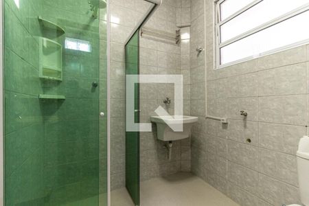 Banheiro de kitnet/studio para alugar com 1 quarto, 45m² em República, São Paulo