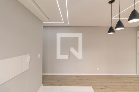 Sala/Cozinha/Área de Serviço  de apartamento para alugar com 2 quartos, 44m² em Jardim Helian, São Paulo