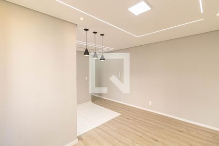 Sala/Cozinha/Área de Serviço  de apartamento para alugar com 2 quartos, 44m² em Jardim Helian, São Paulo