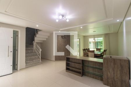 Sala de casa para alugar com 4 quartos, 250m² em Uberaba, Curitiba