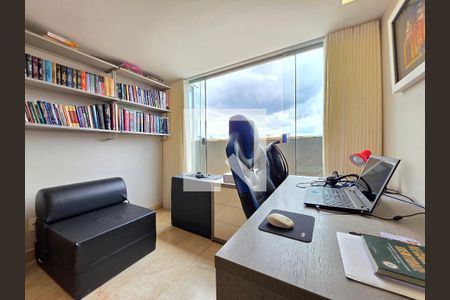 Escritório  de apartamento à venda com 3 quartos, 191m² em Santo Antônio, Belo Horizonte