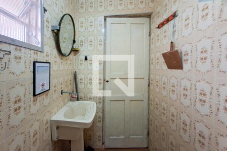 Banheiro  de kitnet/studio para alugar com 0 quarto, 30m² em Vila Balnearia, Praia Grande