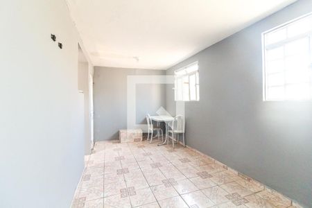 Sala/Quarto de kitnet/studio para alugar com 1 quarto, 30m² em Conjunto Residencial José Bonifácio, São Paulo