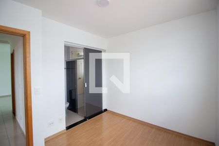 Quarto Suíte de apartamento para alugar com 3 quartos, 74m² em Cabral, Contagem