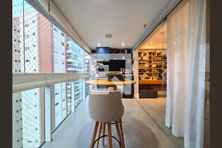 Varanda de apartamento para alugar com 2 quartos, 129m² em Vila Olímpia, São Paulo