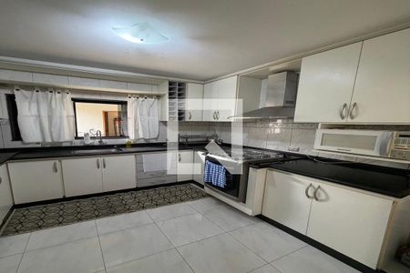 Casa à venda com 4 quartos, 324m² em Jardim Las Vegas, São Bernardo do Campo