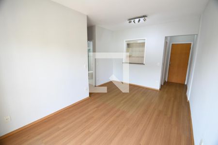 Sala de apartamento para alugar com 3 quartos, 75m² em Vila Guararapes, Campinas