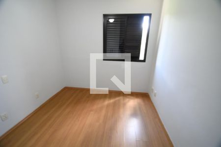 Quarto 1 de apartamento para alugar com 3 quartos, 75m² em Vila Guararapes, Campinas