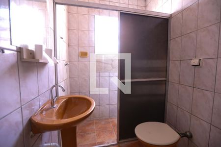 Banheiro de casa para alugar com 1 quarto, 36m² em Jardim Mangalot, São Paulo